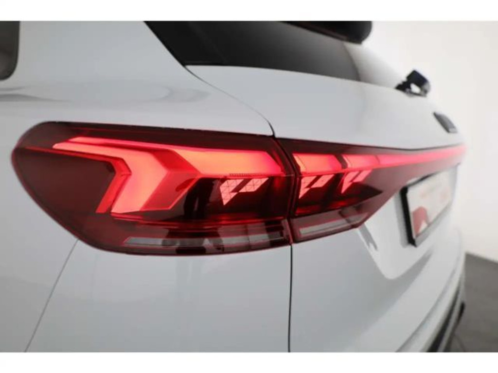 Audi SQ6 e-tron
