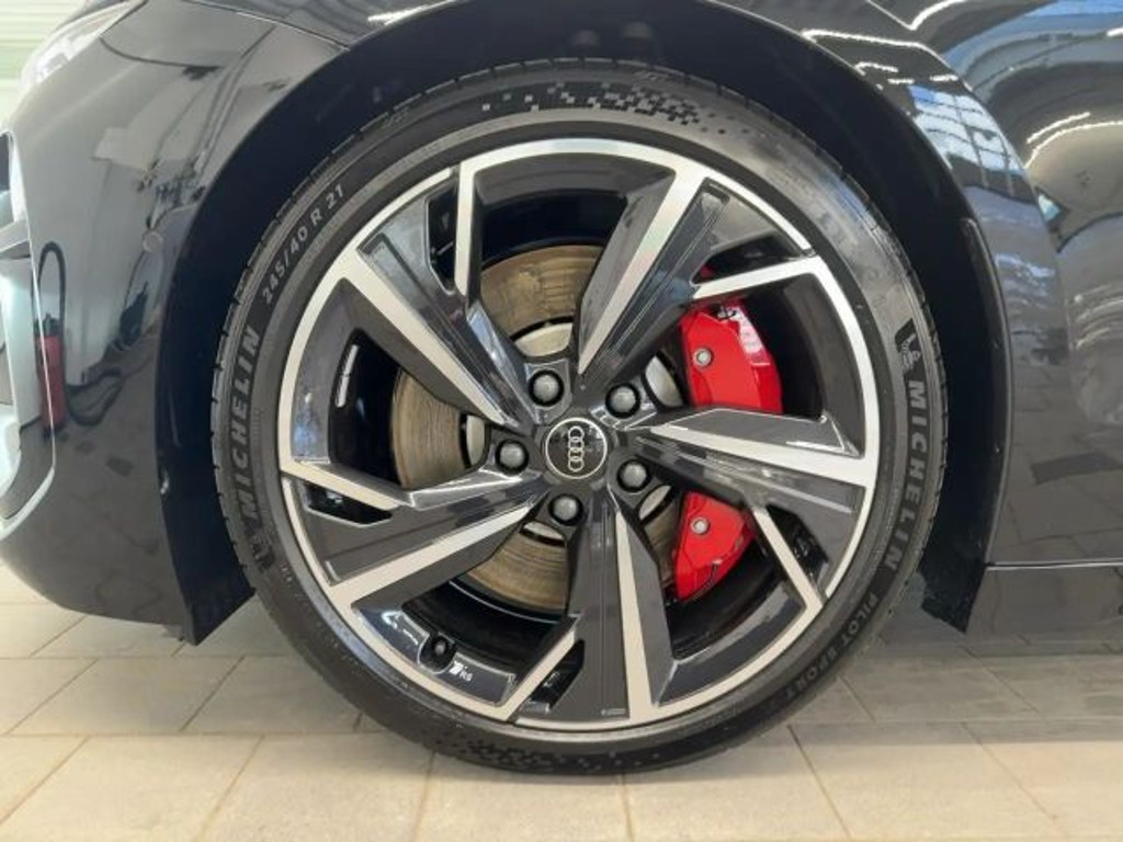 Audi S6 e-tron