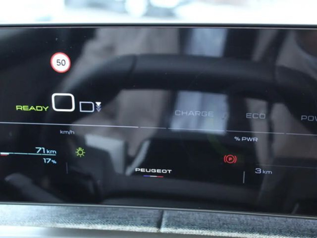 Peugeot E-3008