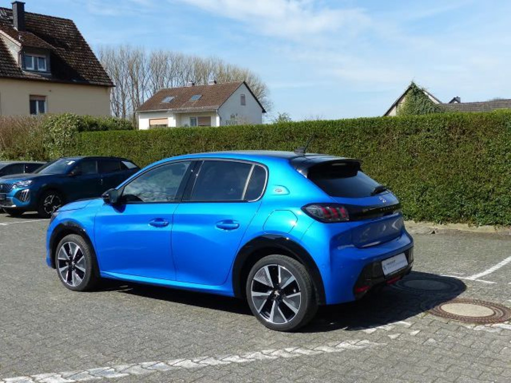 Peugeot e-208