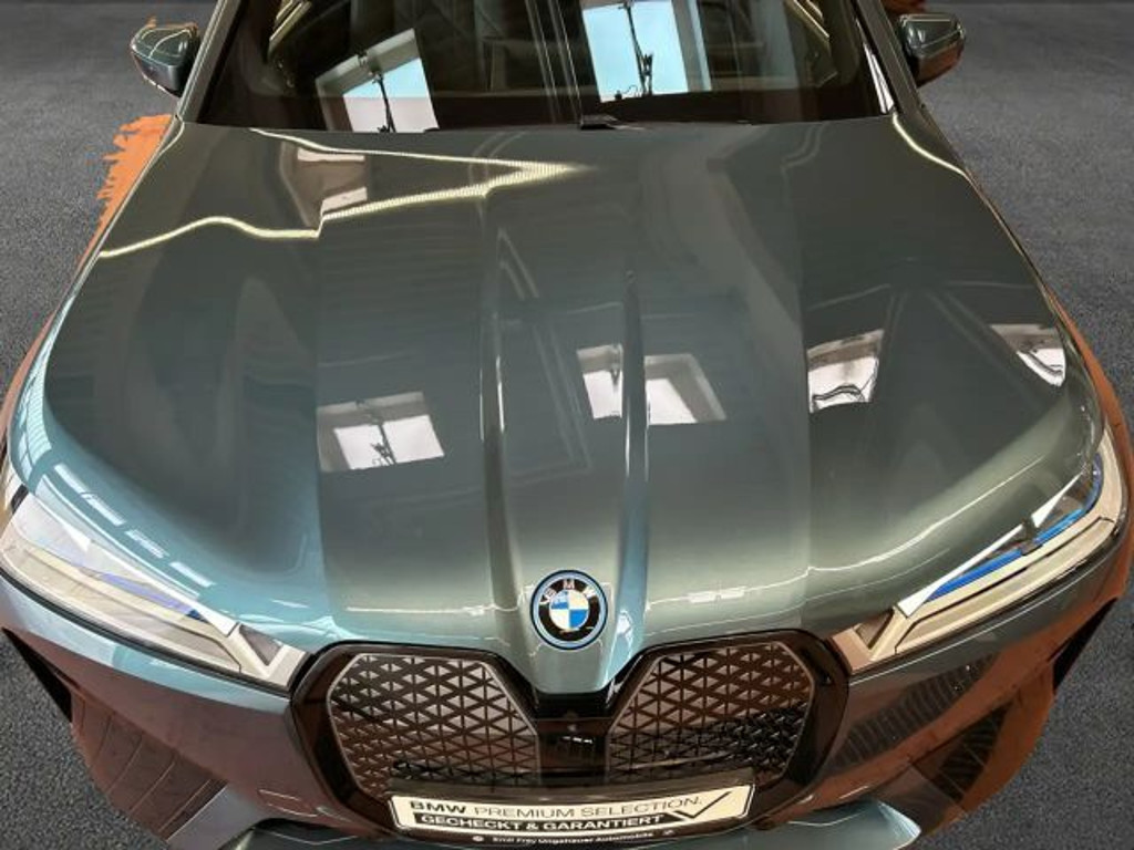 BMW iX