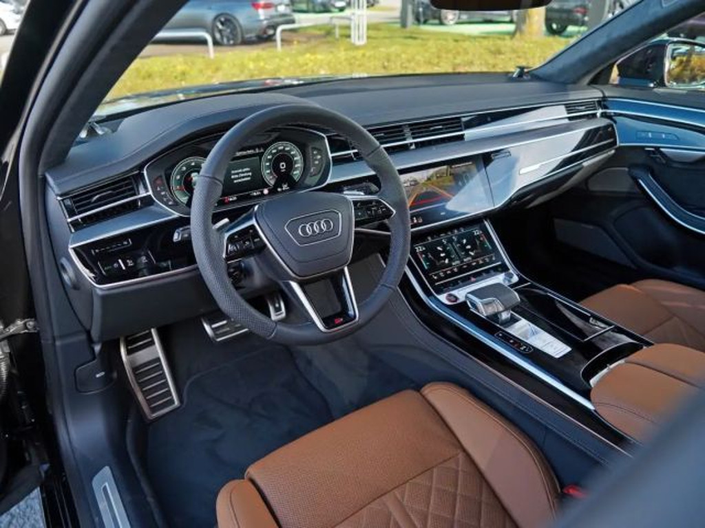 Audi S8