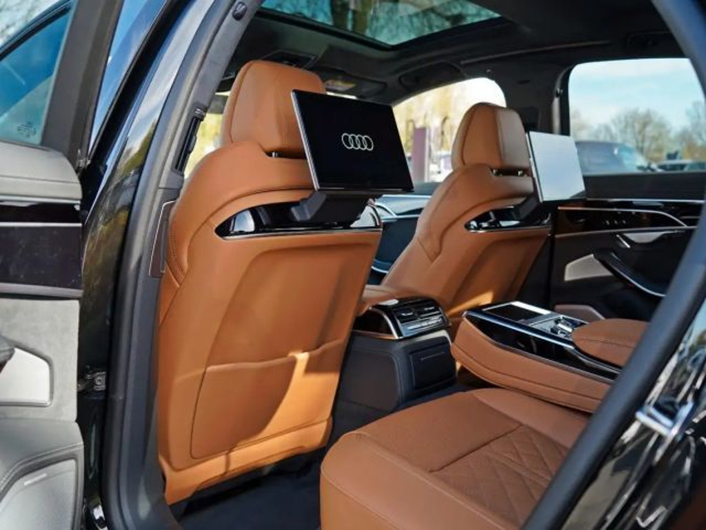 Audi S8