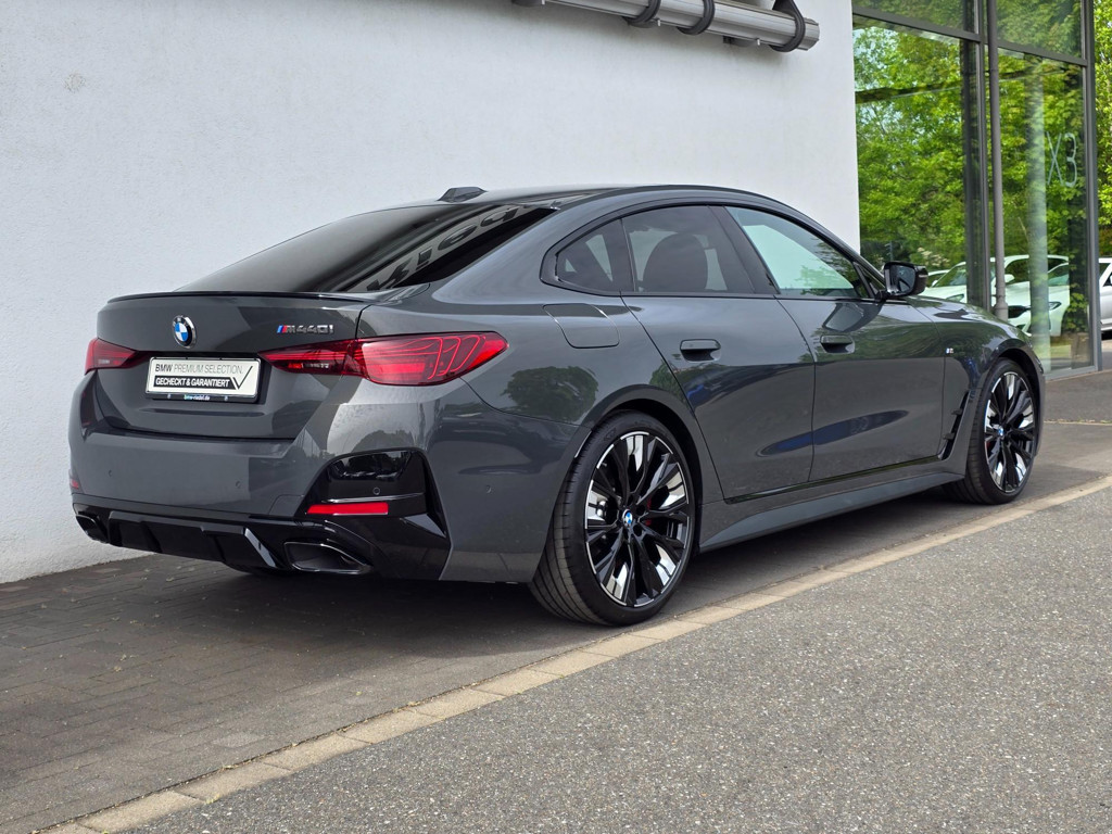 BMW M440