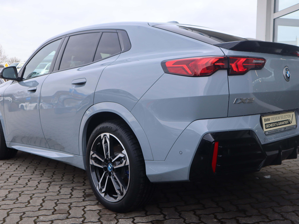 BMW iX2