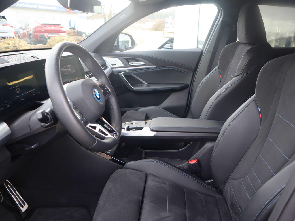 BMW iX2