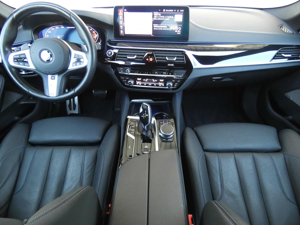 BMW M550