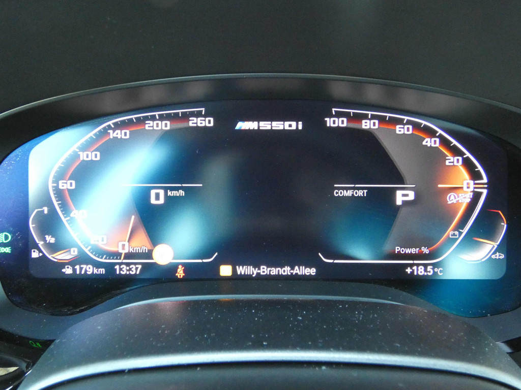 BMW M550