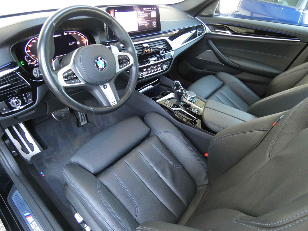 BMW M550