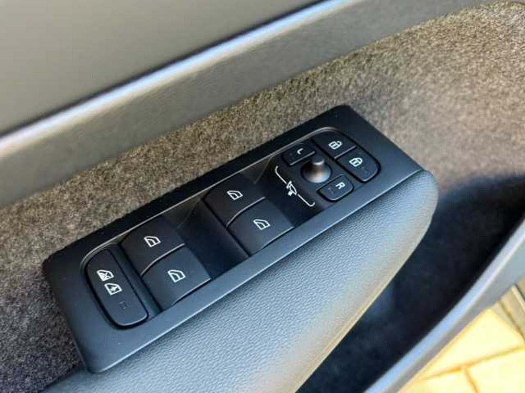 Volvo EX40