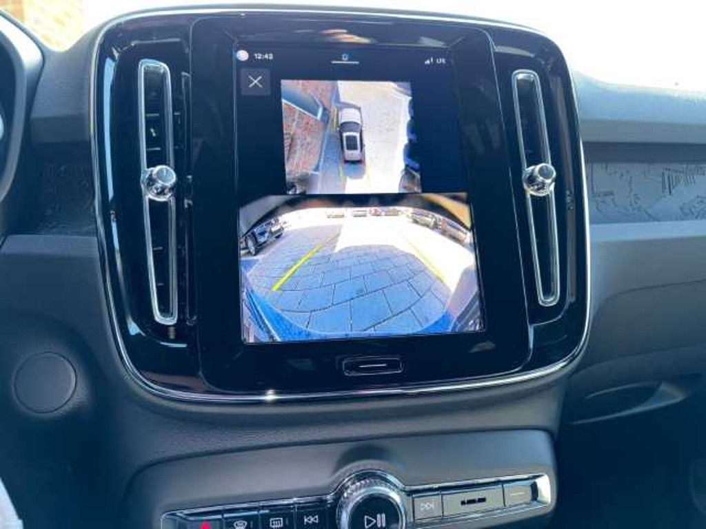 Volvo EX40