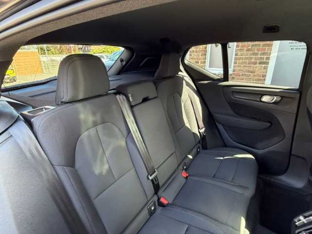 Volvo EX40