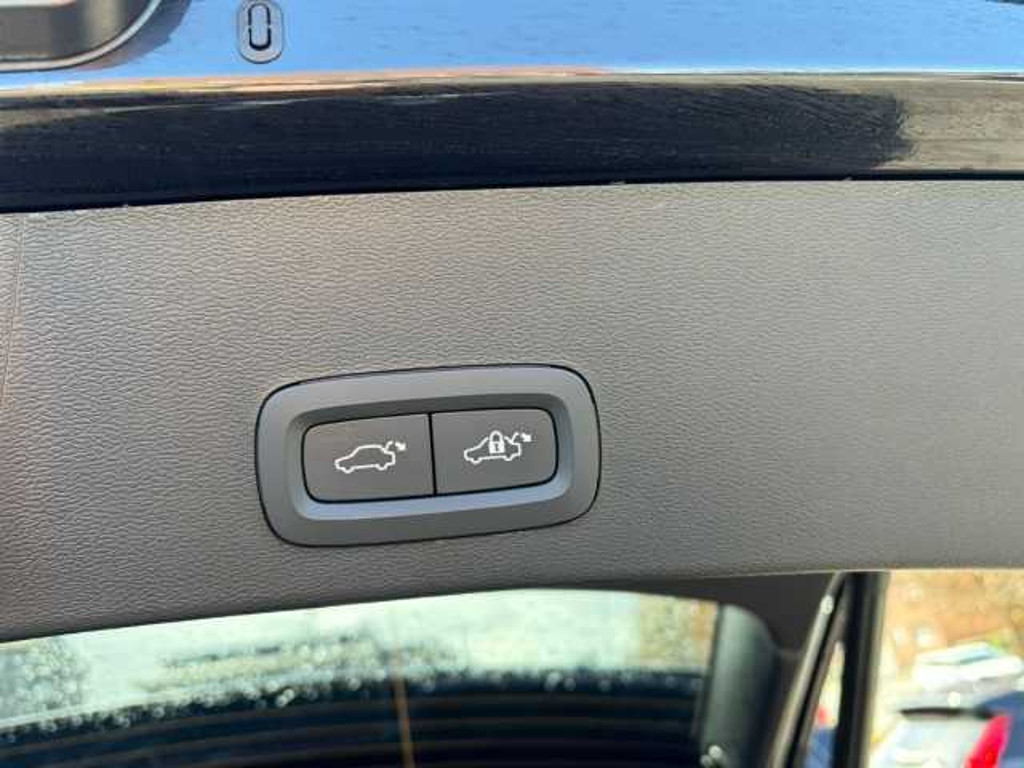 Volvo EX40