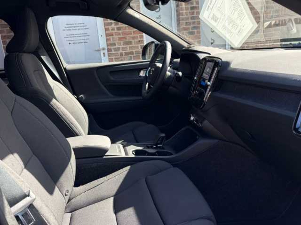 Volvo EX40