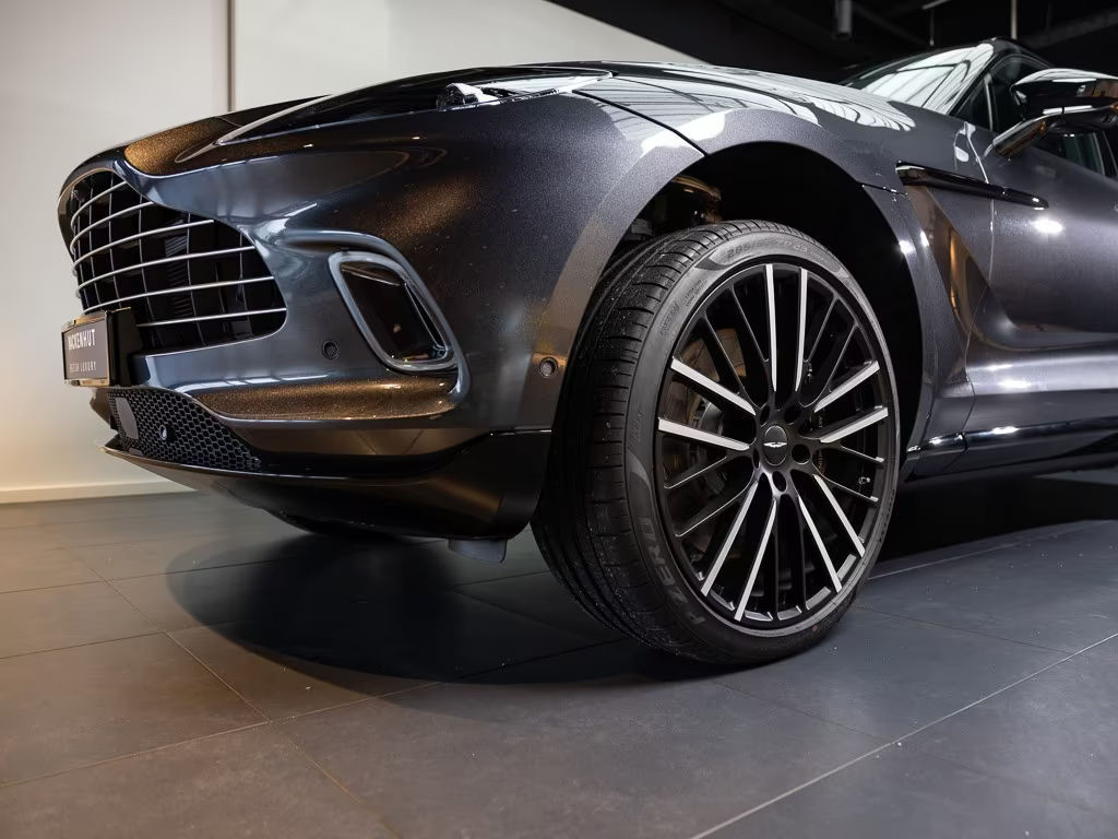 Aston Martin DBX