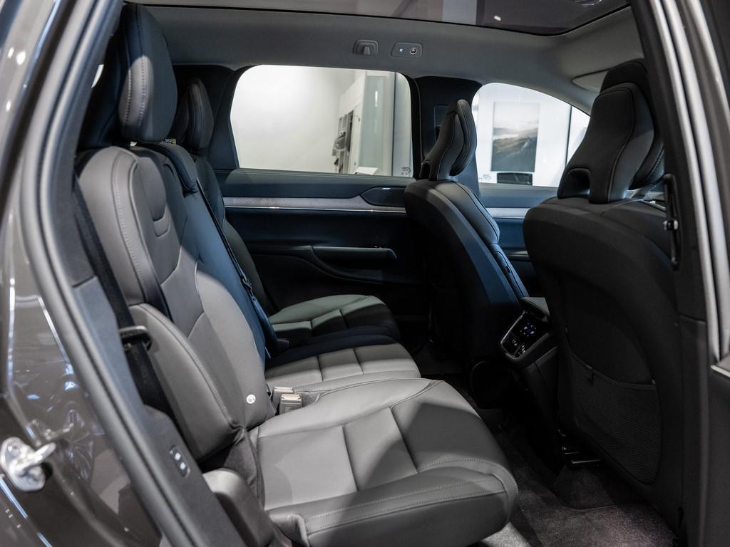 Volvo EX90