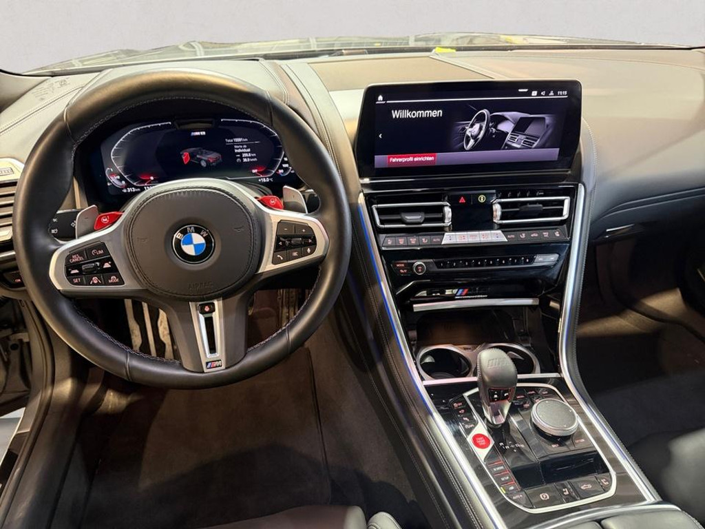 BMW M8