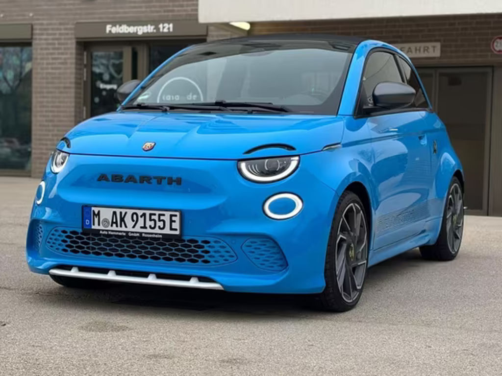 Abarth 500e Scorpionissima Cabrio