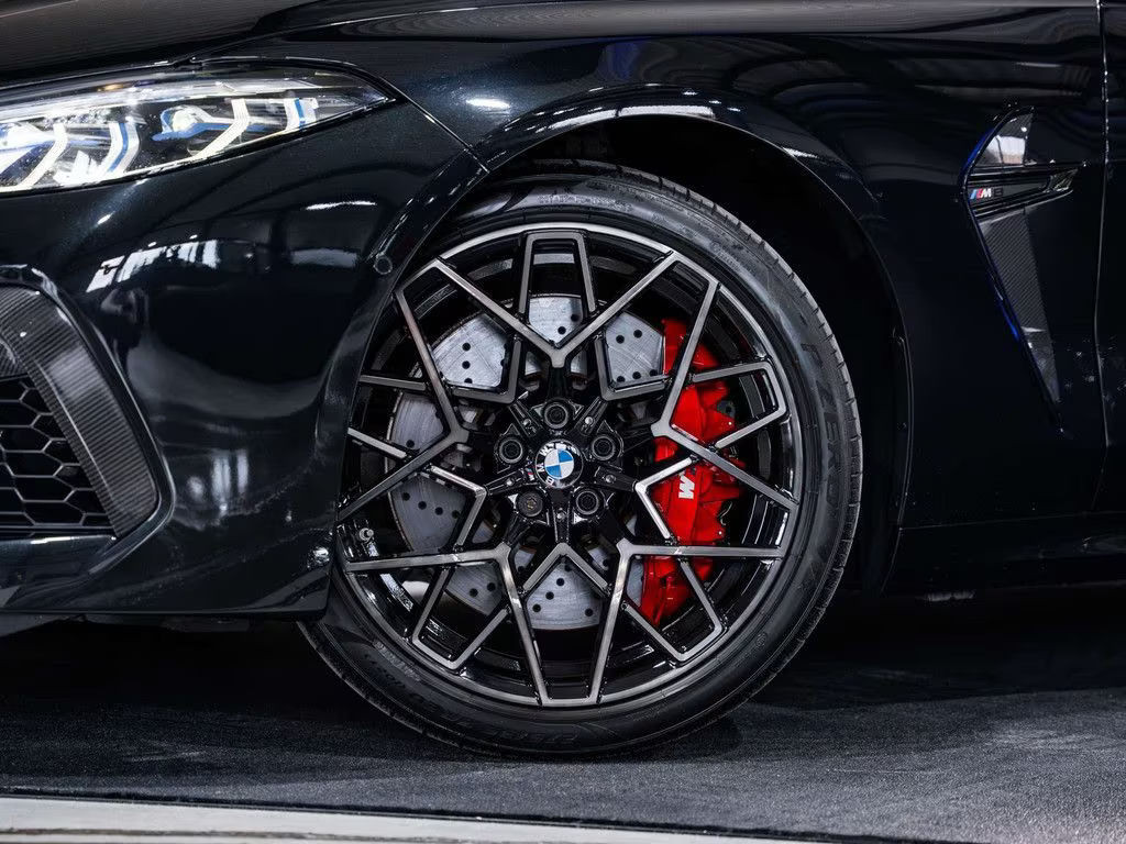BMW M8