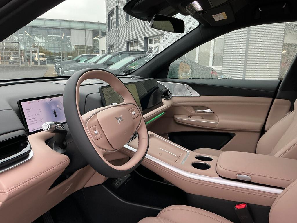 Xpeng G9