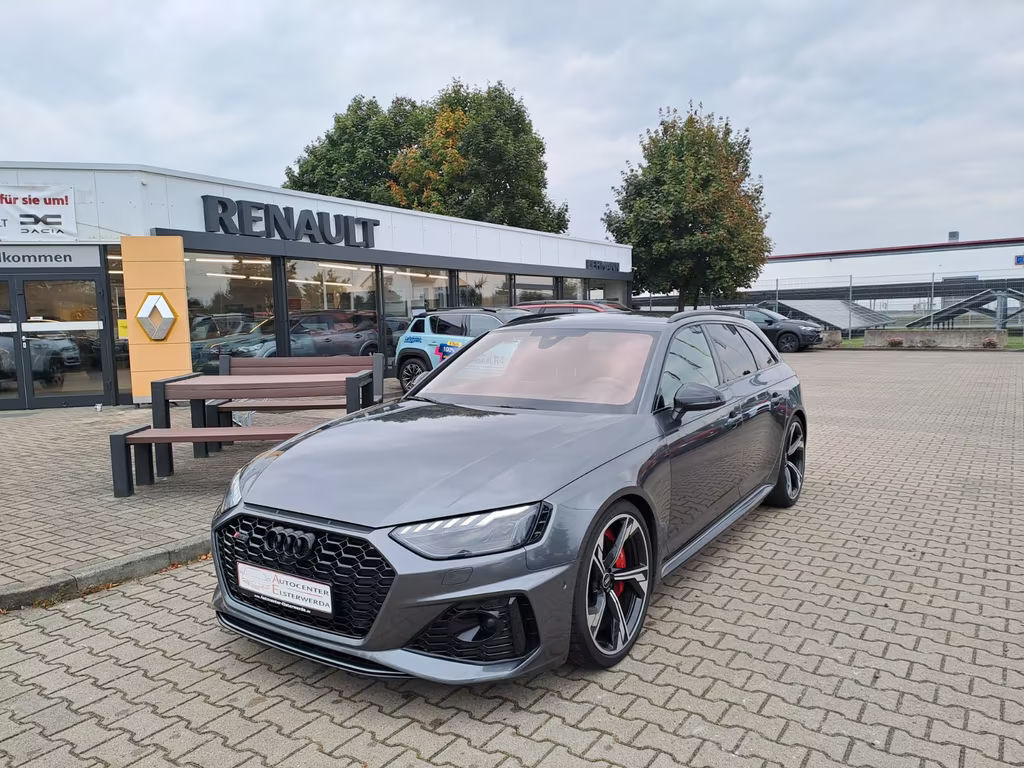 Audi RS4 Avant Quattro