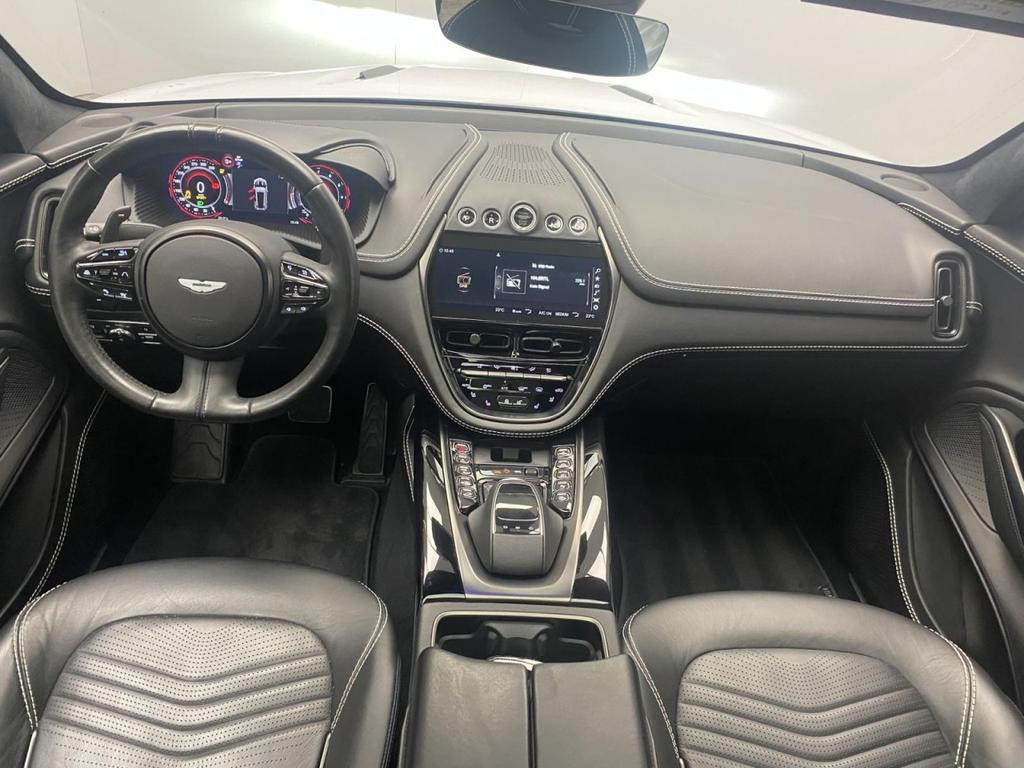 Aston Martin DBX