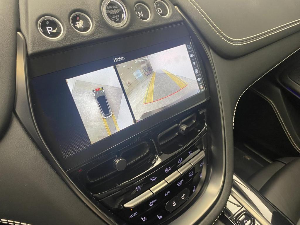 Aston Martin DBX
