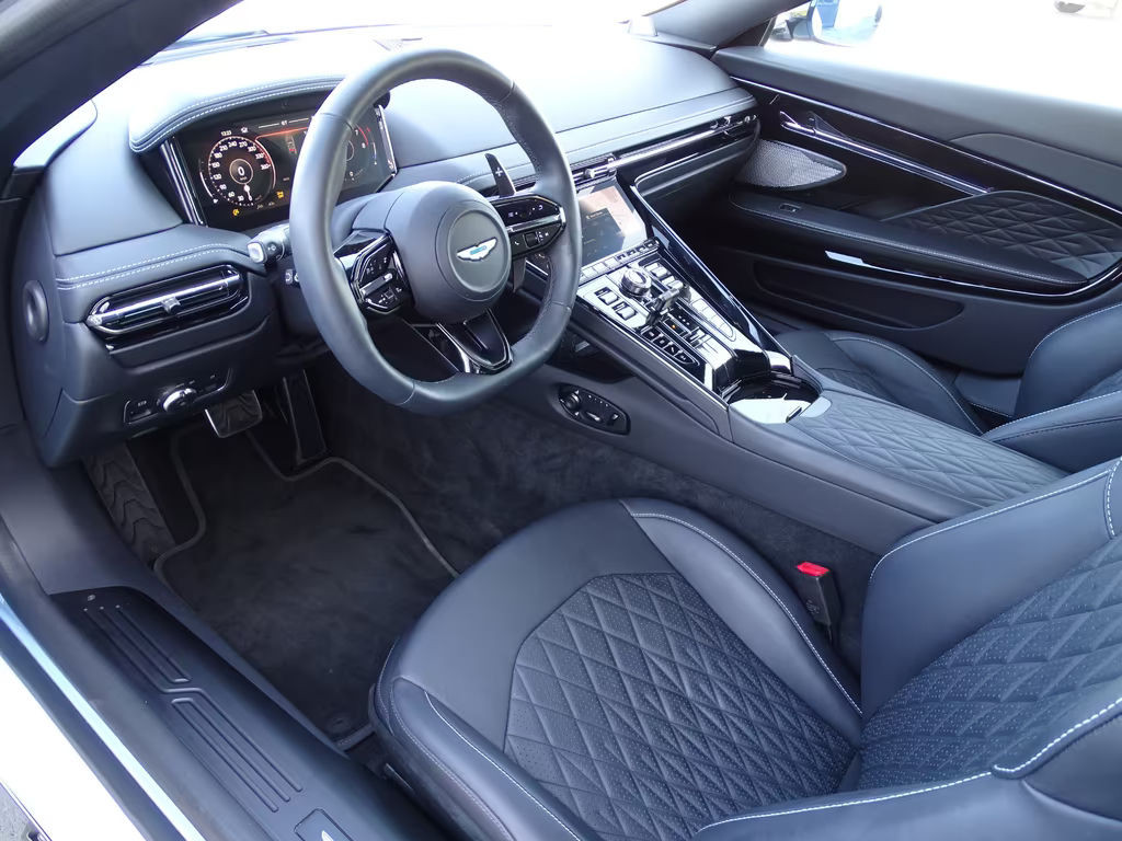 Aston Martin DB12