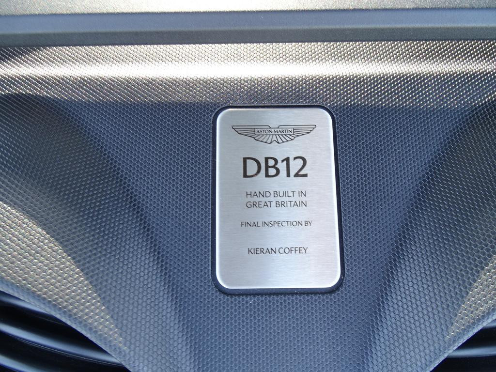 Aston Martin DB12