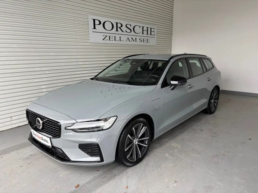 Volvo V60 AWD Hybrid Recharge Plus Dark