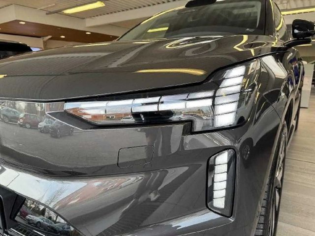 Volvo EX90