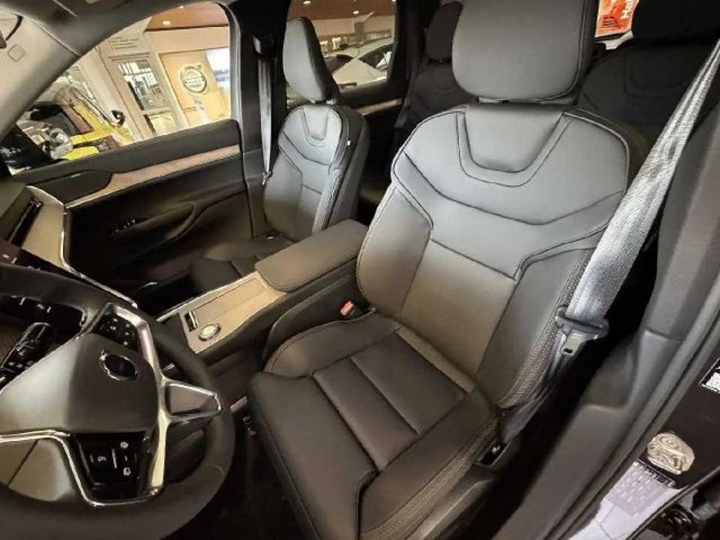 Volvo EX90