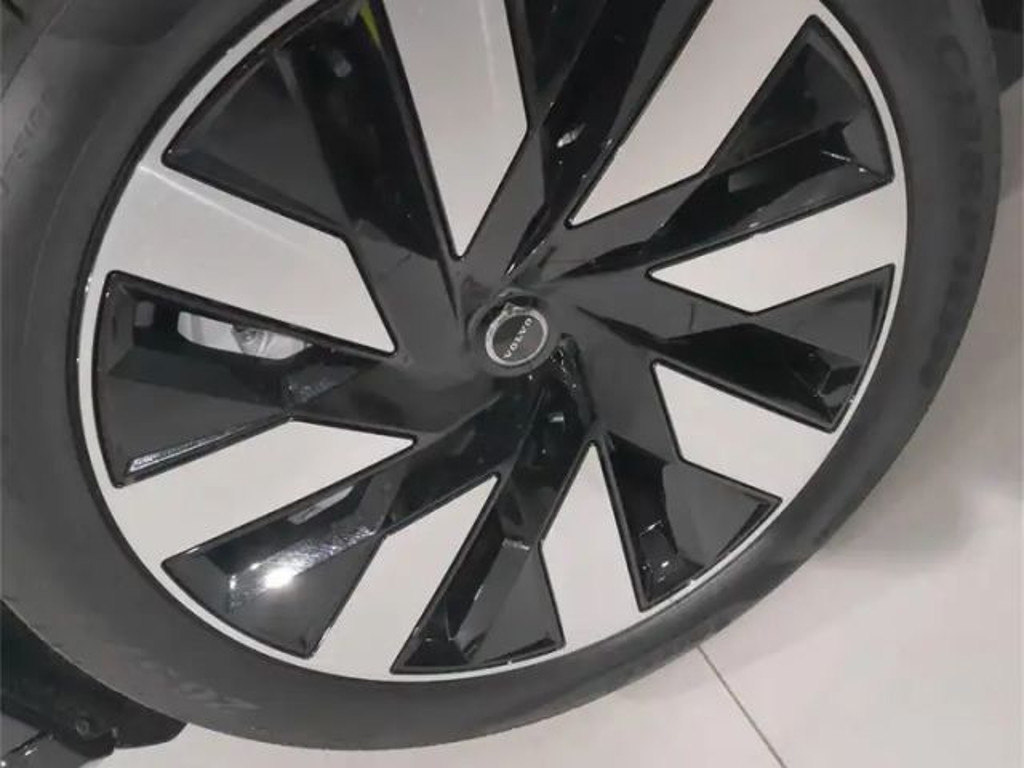 Volvo EX90