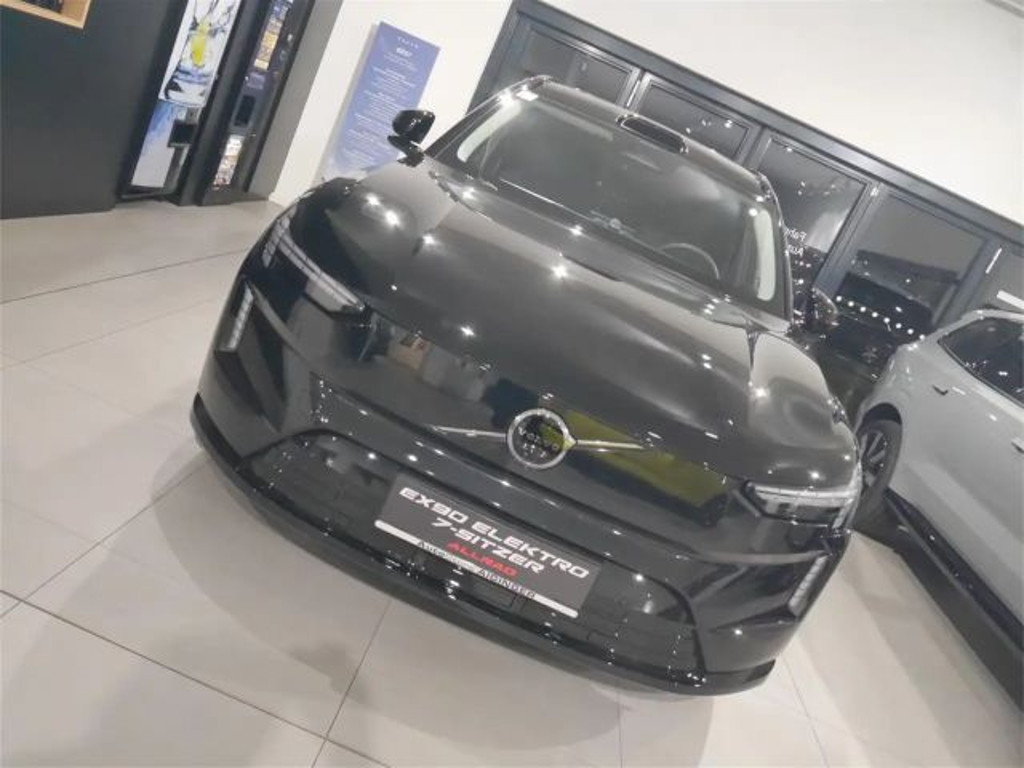 Volvo EX90