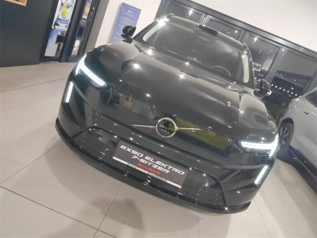 Volvo EX90