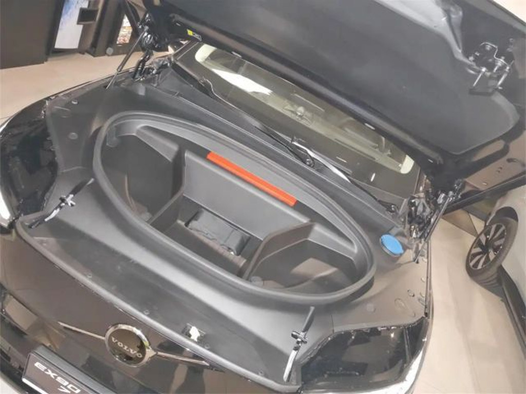 Volvo EX90