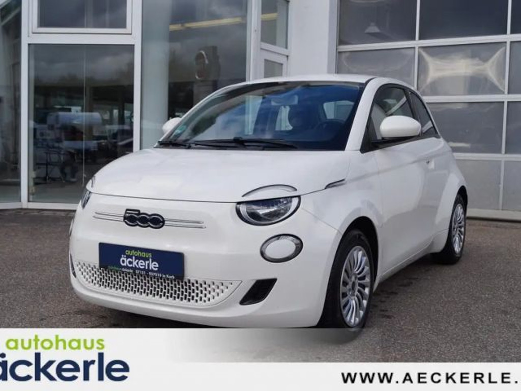 Fiat 500e Action