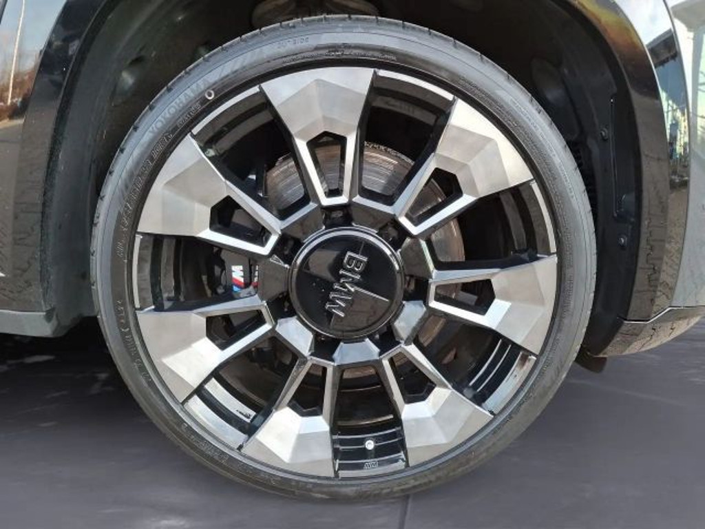 BMW XM