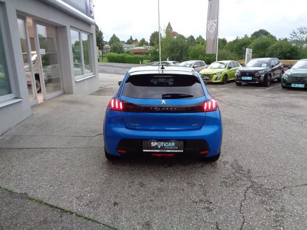 Peugeot e-208