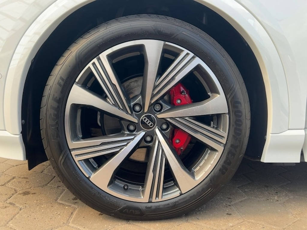 Audi Q6 e-tron