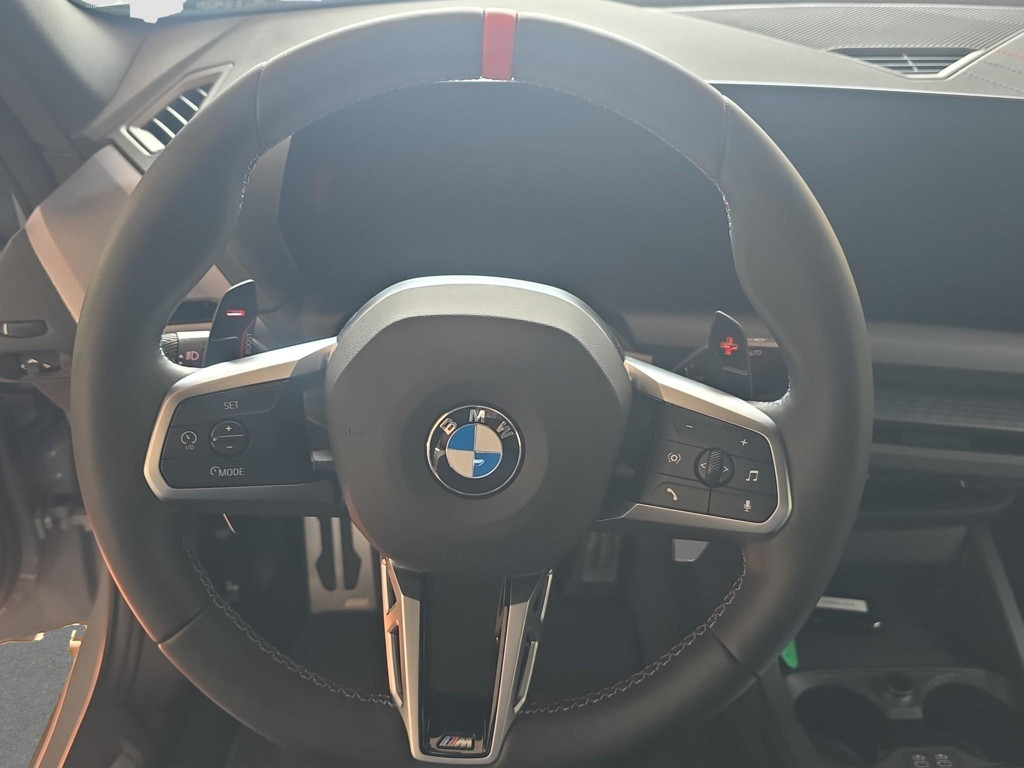 BMW M235