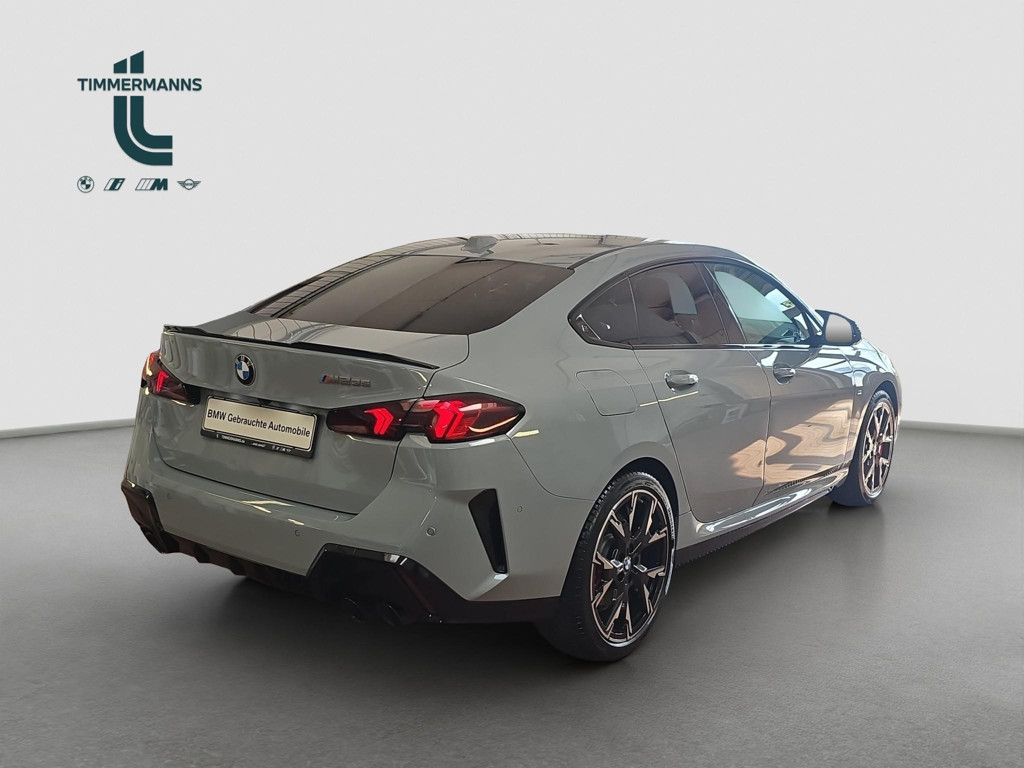 BMW M235