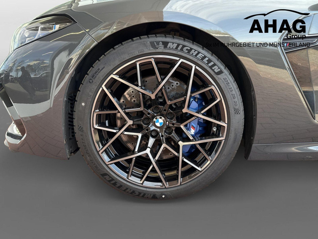 BMW M8