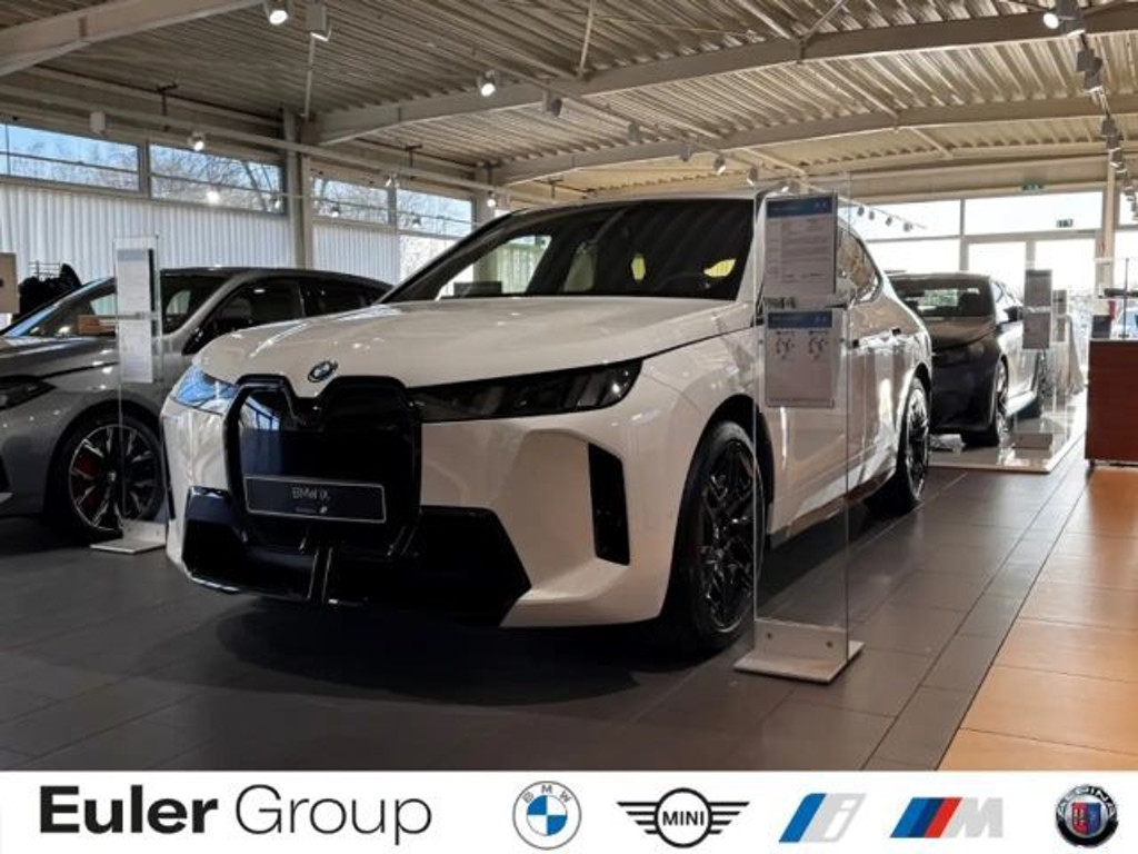 BMW iX xDrive