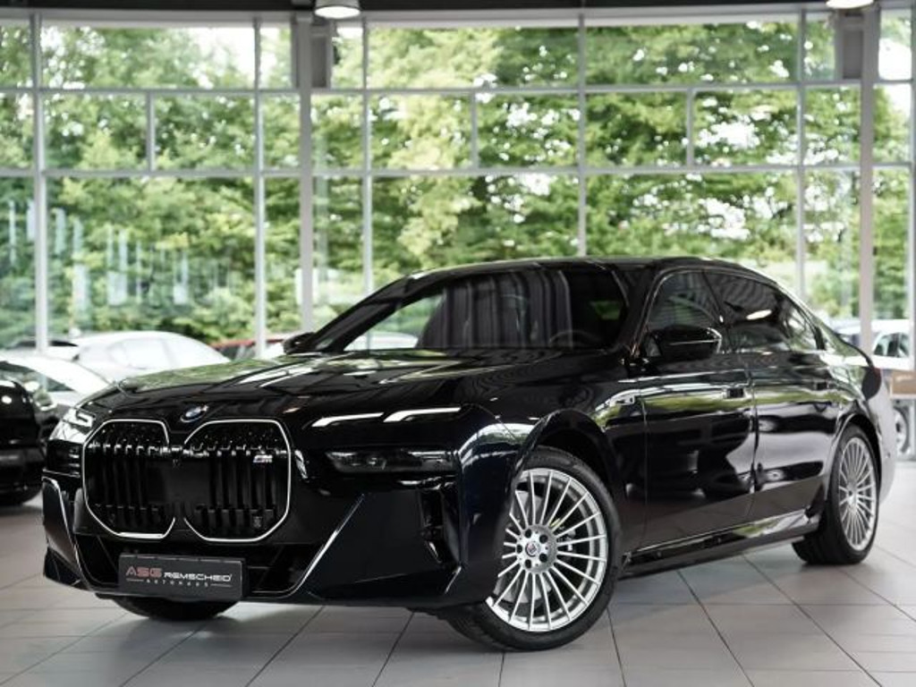 BMW i7 xDrive Sedan M70