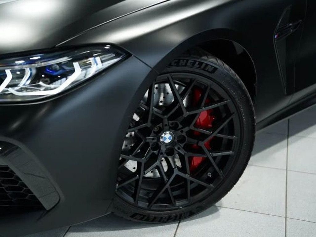 BMW M8
