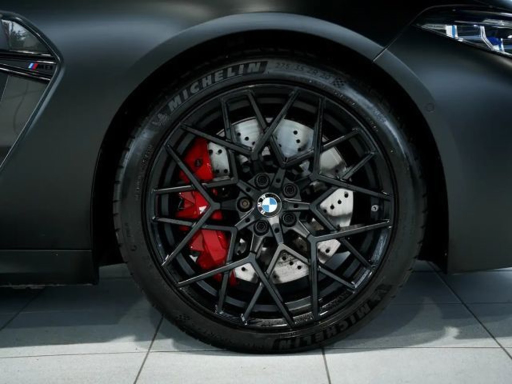 BMW M8
