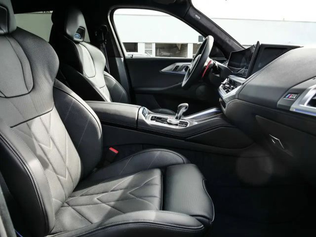 BMW XM