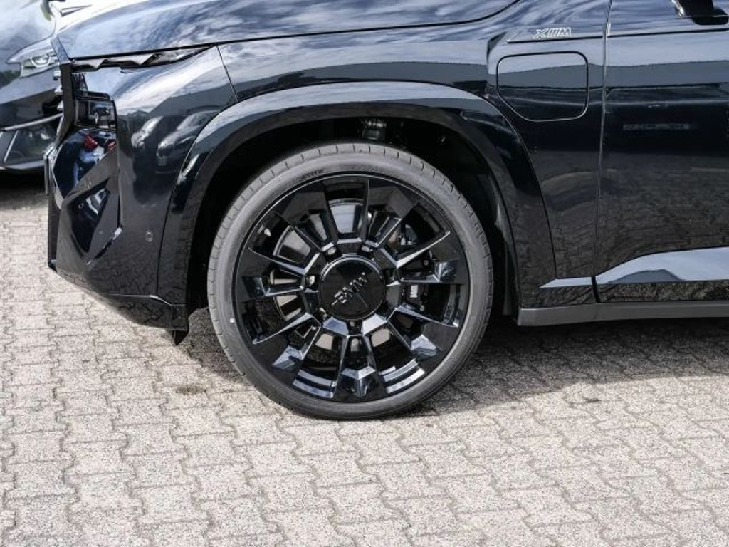 BMW XM