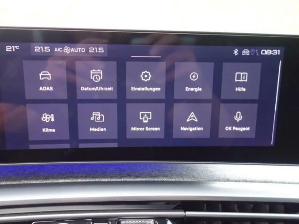 Peugeot E-3008